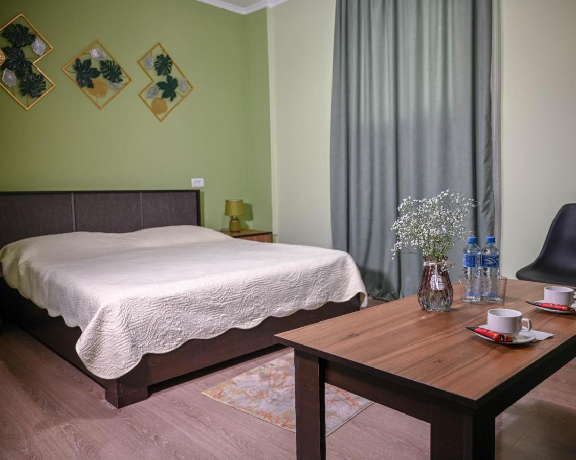 Sofia Hotel Erivan Exterior foto